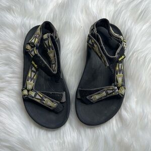 Kids Teva Black and Yellow Water Shoes Size 2